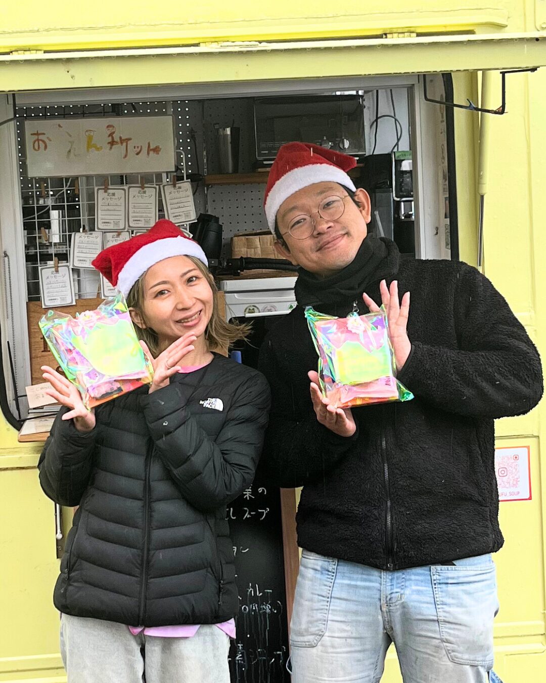 ご夫婦とキッチンカー